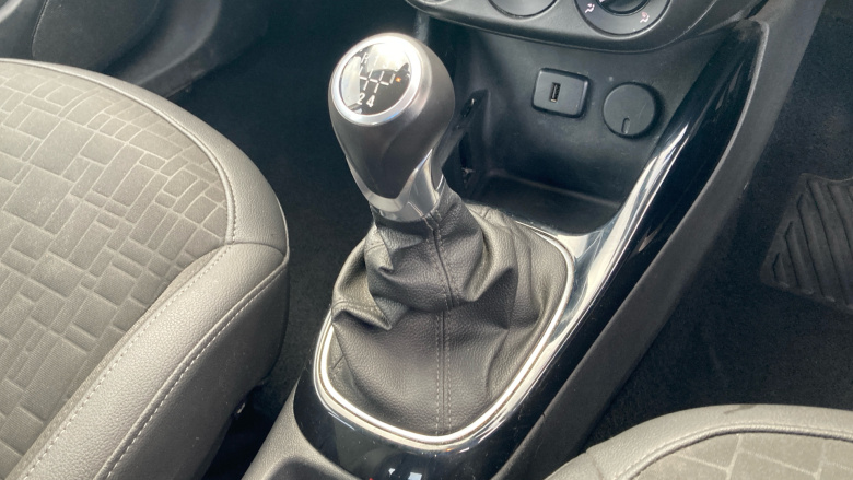 Vauxhall Corsa 1.4 SE Nav 5dr Petrol Hatchback